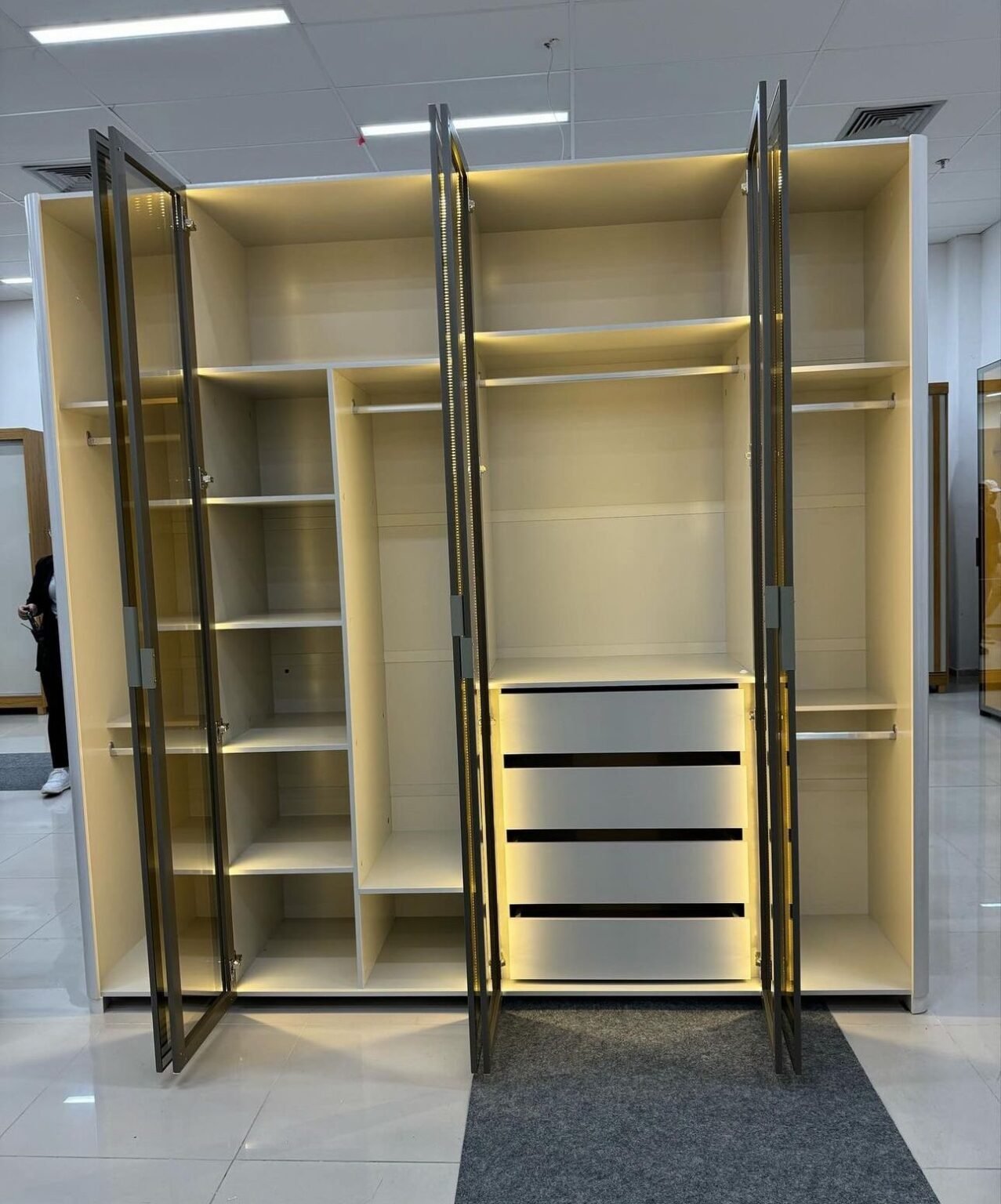 Roupeiro Innova 6 Portas de Vidro Reflecta da Gelius - Imagem 2